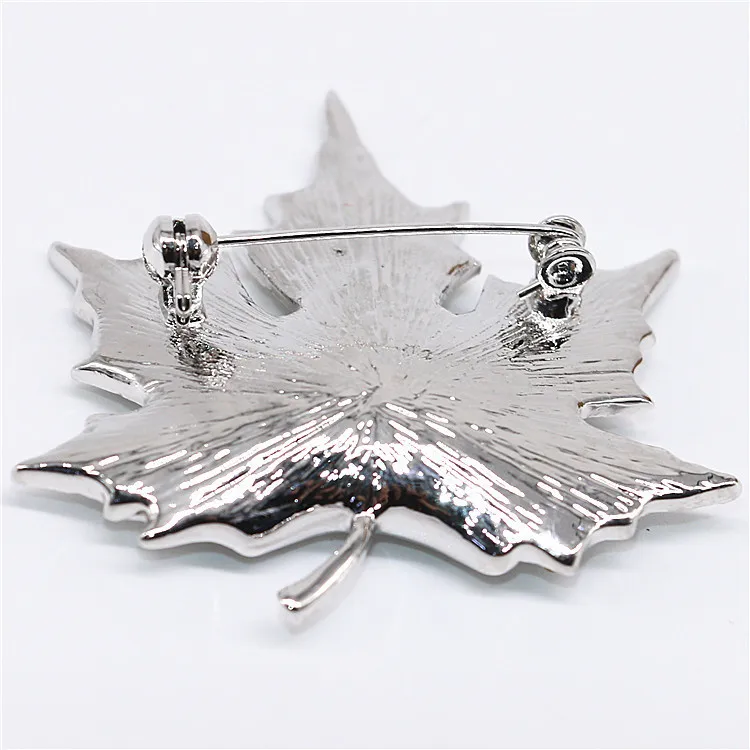 Korean Metal Leaves Brooch Lapel Pin Badge Simple Rhinestone Pearl Maple Leaf Corsage Suit Sweater Brooches Women Accessories