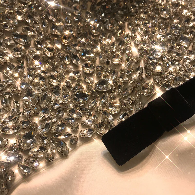 Женское элегантное блестящее летнее платье-мини со стразами и высокой талией |