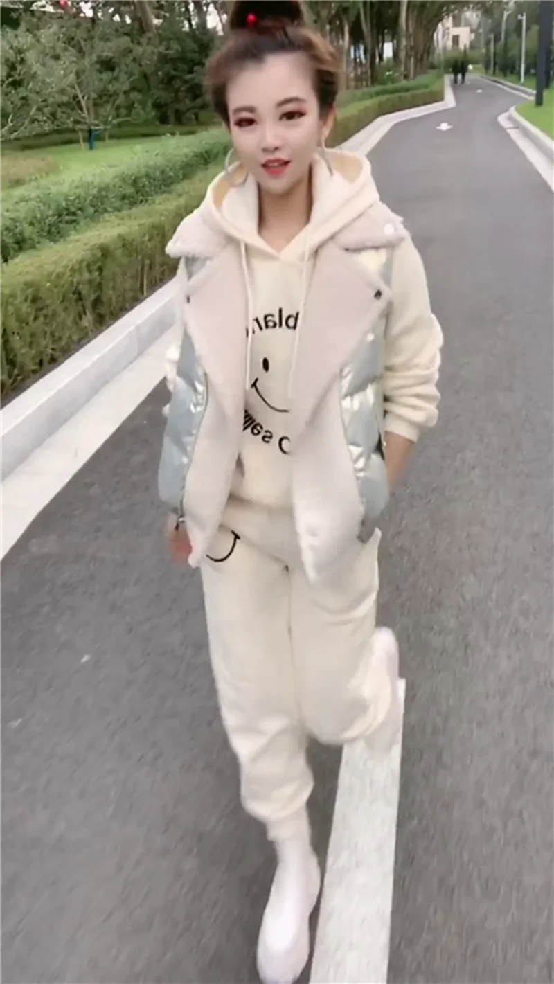 

"Women 's leisure sports suit 2021 winter new plus velvet thick warm sweater + trousers, vest 3 - piece set