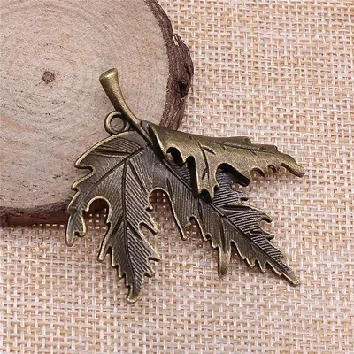

2pcs 55x45mm Antique Silver Color Antique Bronze Maple Leaf Pendant Pendant Maple Leaf Maple Leaf Charm