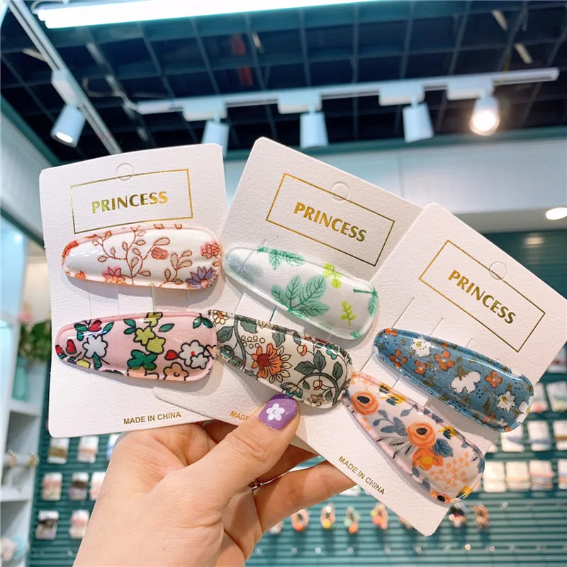 

1 Pair Korean Children Simple Fresh Printing Glossy Imitation Leather BB Clip Fashion Girl Princess Hairpins Hair Accessories