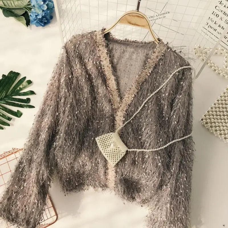 Пуловер женский трикотажный с золотыми кисточками и V-образным вырезом 2018 |