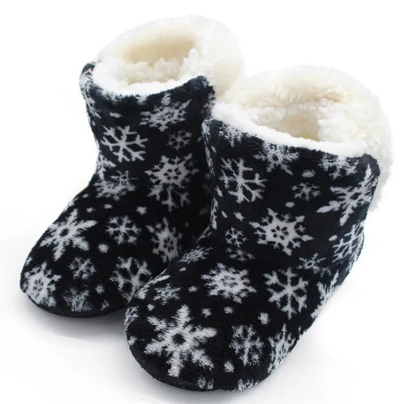 Домашние женские ботинки домашняя обувь на меху женская зимняя со снежинками без