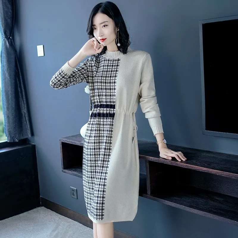 Осенне-зимнее женское элегантное платье-свитер с клетчатым узором трикотажное