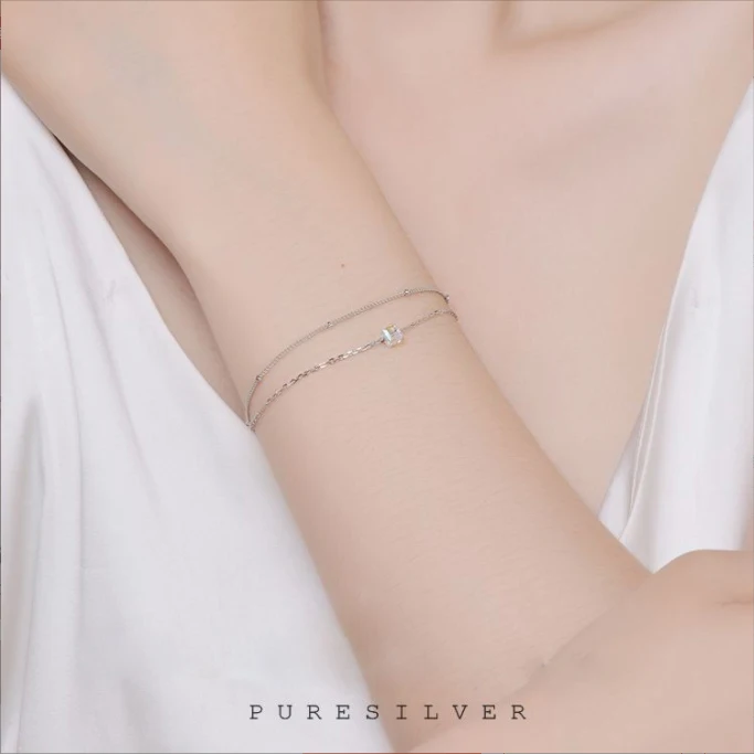 

Простой геометрический сахарный браслет Love из японского и южнокорейского серебра с матовым квадратным шариком