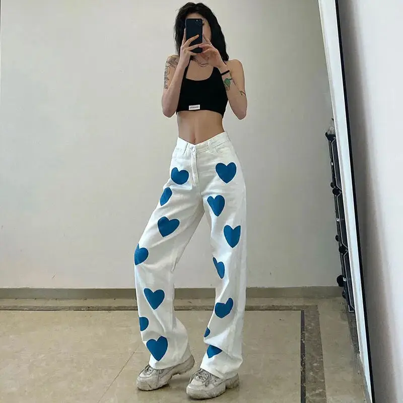 

Женские белые джинсы с принтом Love, прямые брюки большого размера с высокой талией, Женские Мешковатые уличные Капри с широкими штанинами, дж...