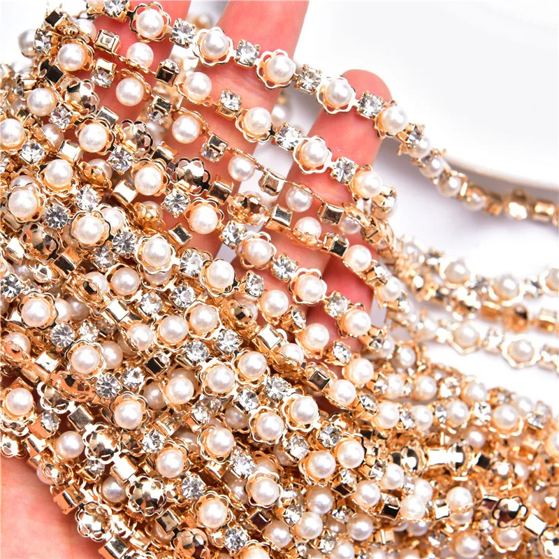 Цепочка Стразы 5 ярдов с цветами и жемчугом ширина 7 мм для костюма вращающаяся