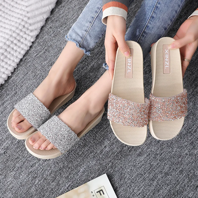 Новинка Летняя женская обувь Верхняя одежда Женские пляжные шлепанцы на толстой