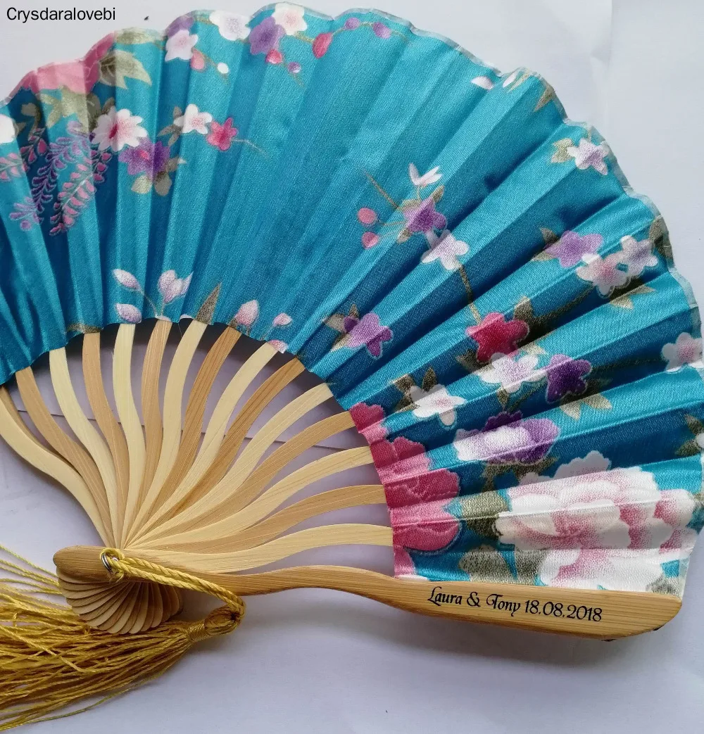 

100 шт персонализированные/Индивидуальные бамбуковые 100% полиэфирные Цветы Свадебные китайские Японский складной веер с кисточкой + печать