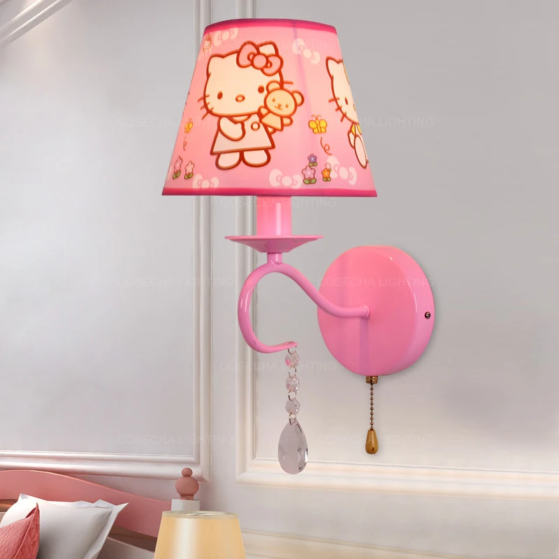 Настенный светильник для детской комнаты с тканевым оттенком