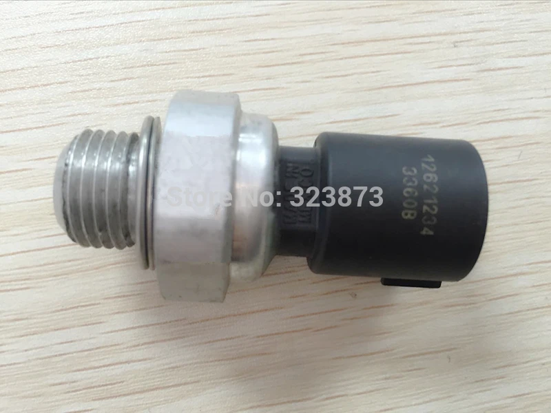 

Oil Pressure Sensor Switch ne OEM 12621234 for Pontiac G8 GMC Yukon