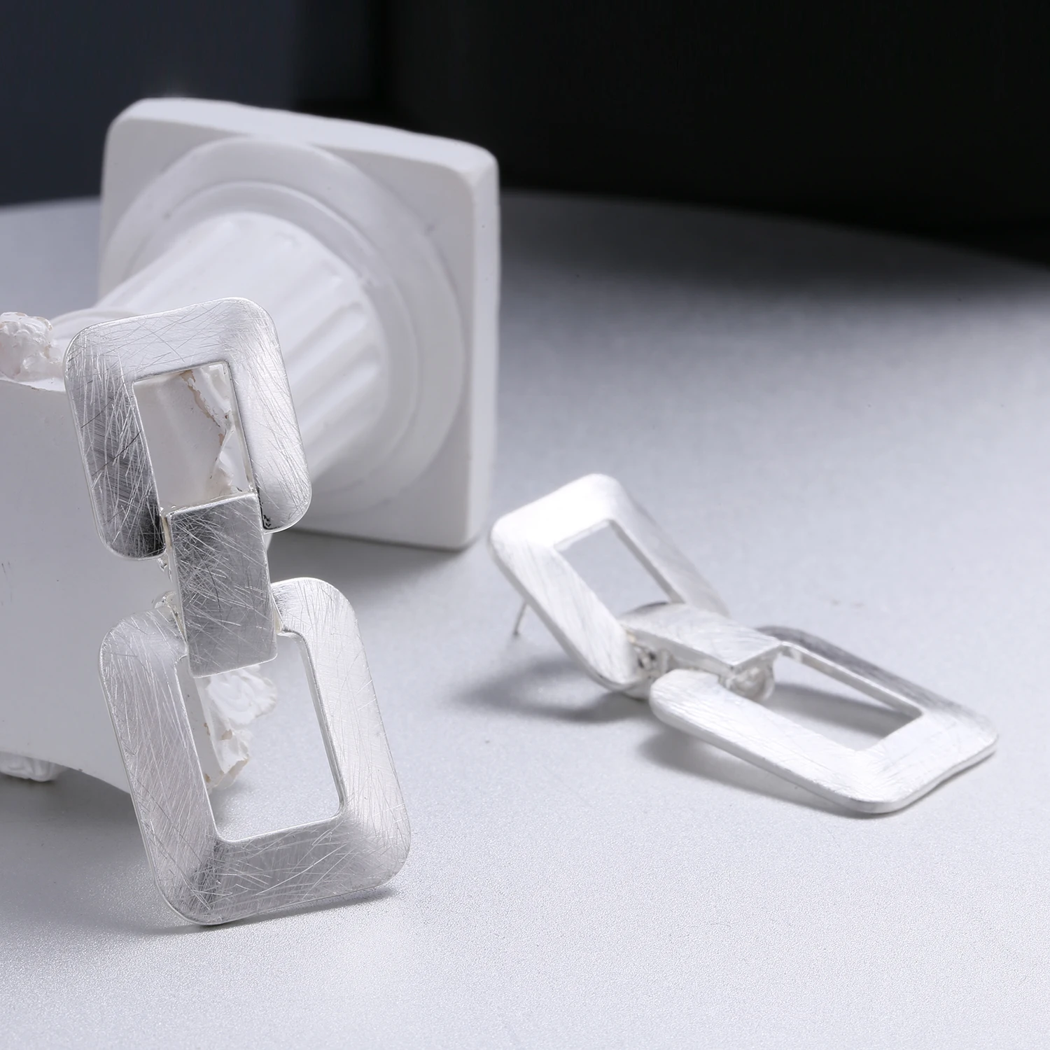 

2021 корейские модные серьги для девочек, минималистичные Изысканные Новые дизайнерские брендовые Роскошные ювелирные изделия, подарок на д...