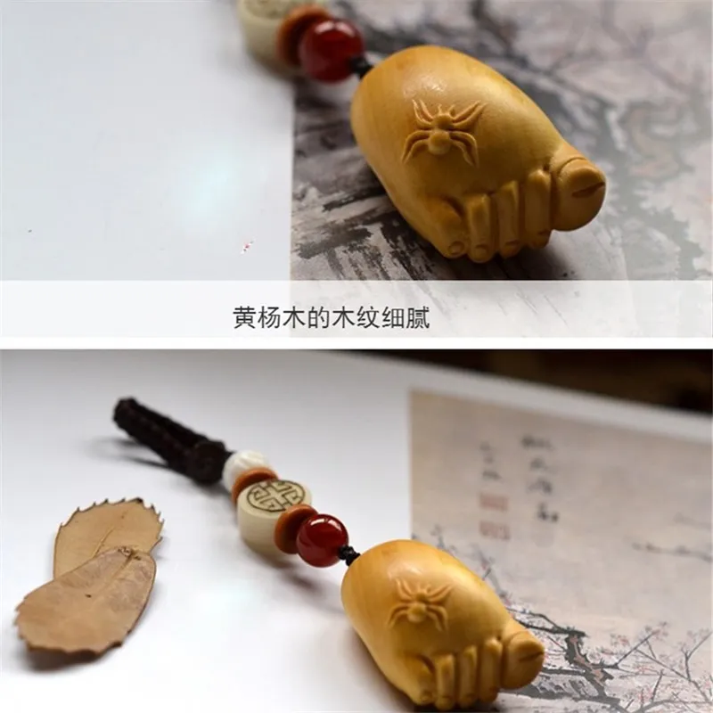 

Hand-woven natural boxwood feet contented Changle with Bodhi keychain bag hanging decoration key decoration pendant