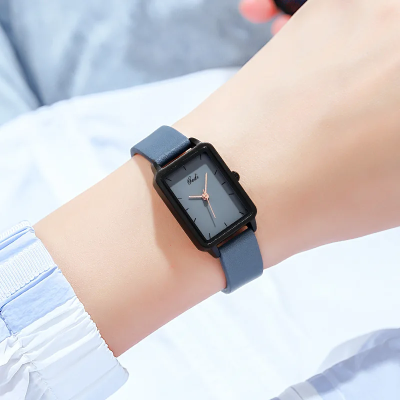Enlarge New hot style fashion ladies belt watch trend fashion retro square leisure student waterproof watch