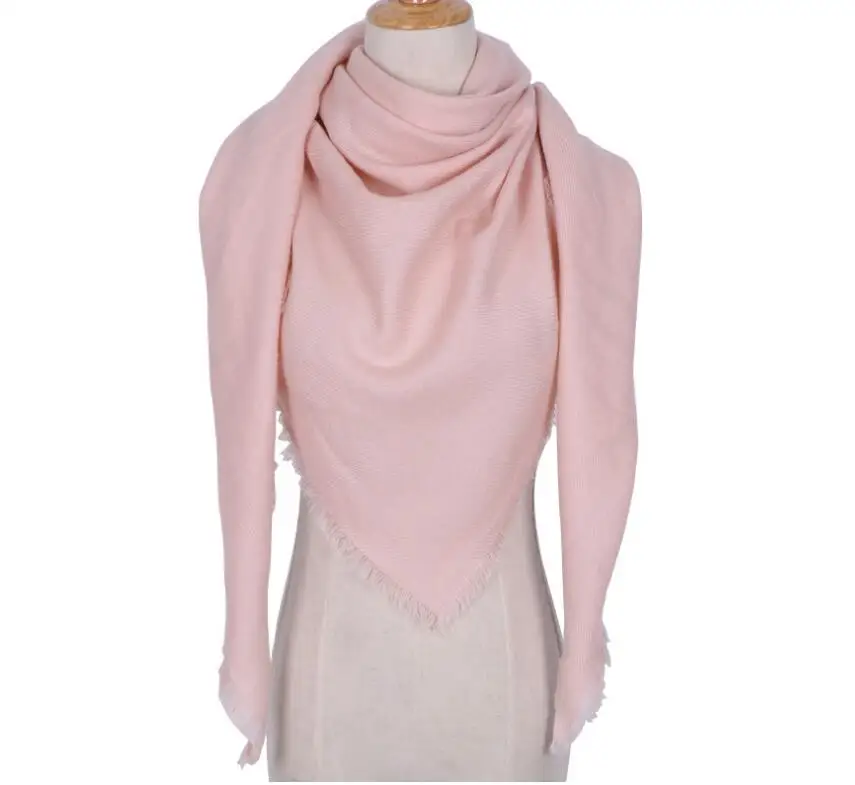 

New cashmere scarf in autumn and winter