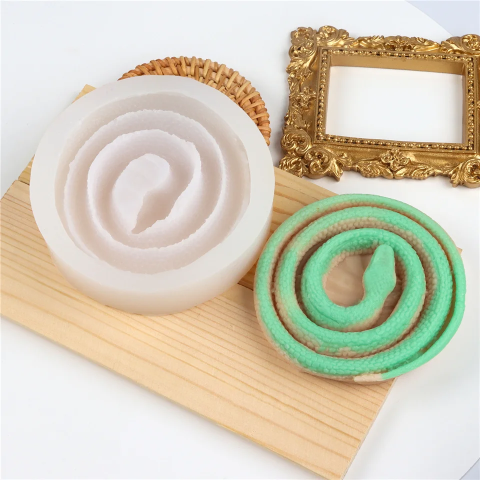 Snake Shape Silicone Mold Decoration Like Bubble Gum Roll Up Aroma Crystal DIY Handmade Soap Wax Resin Tool Stereo Cinnabar on - Форма из силикона в форме змеи для декорации, похожая на рулон жвачки с ароматом, кристаллические самодельное мыло, восковая с