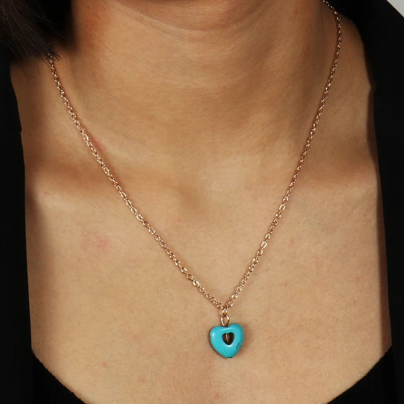 Женская цепочка с бусинами из натурального камня золотого и серебряного