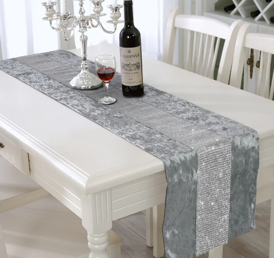 

Modern solid color bright diamond table runner Fashionable western food model cloth