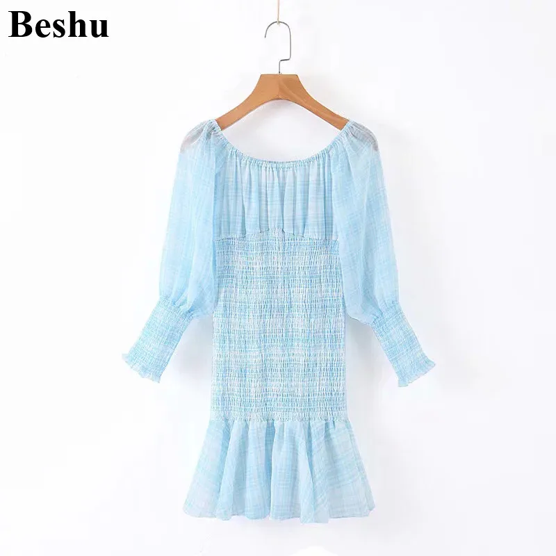 Модное женское милое мини платье в клетку с вырезом лодочкой и пышными рукавами