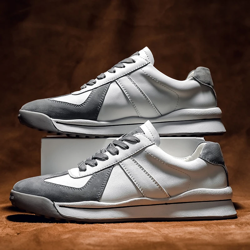 

Autumn men's new non-slip versatile flat shoes retro shoes fashion shoes casual shoes driving shoes.
