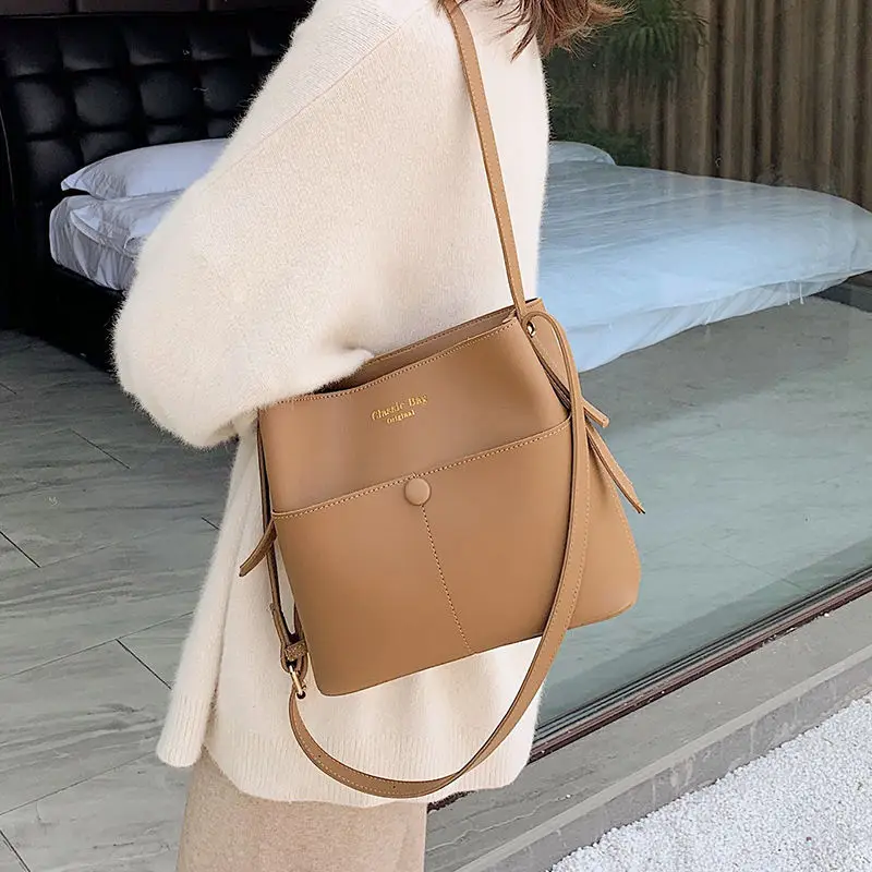 

Shoulder Bag Female Crossbody Bag Tote Bag Designer Handbag Purse Baguette Women Retro Zipper Fashion 2021 New PU Leather Bucket