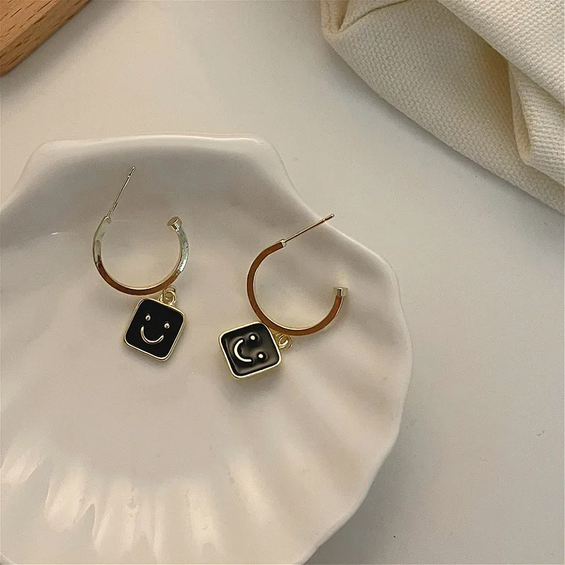 

ZDMXJL New trend Japan and Korea Women Earring Vintage Smile Face C Shape Hoop Earrings drop earrings for lady Girl Gift Jewelry