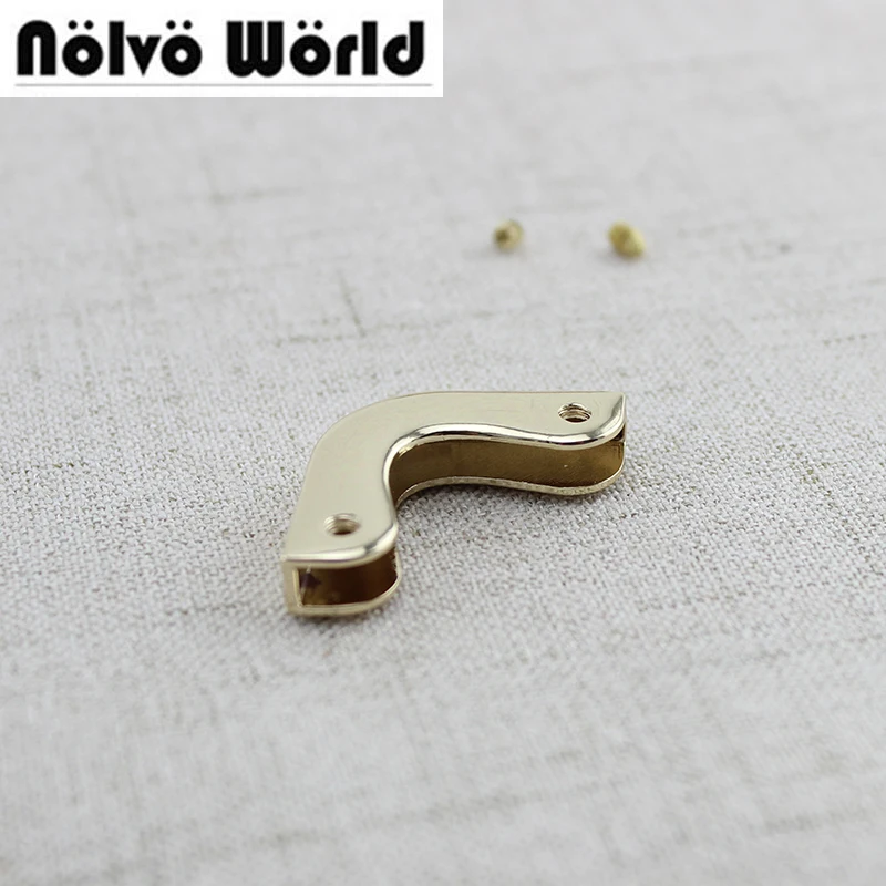 100 шт 2.5X2.5cm маленькие треугольные заслонки защитные клипсы в винтах