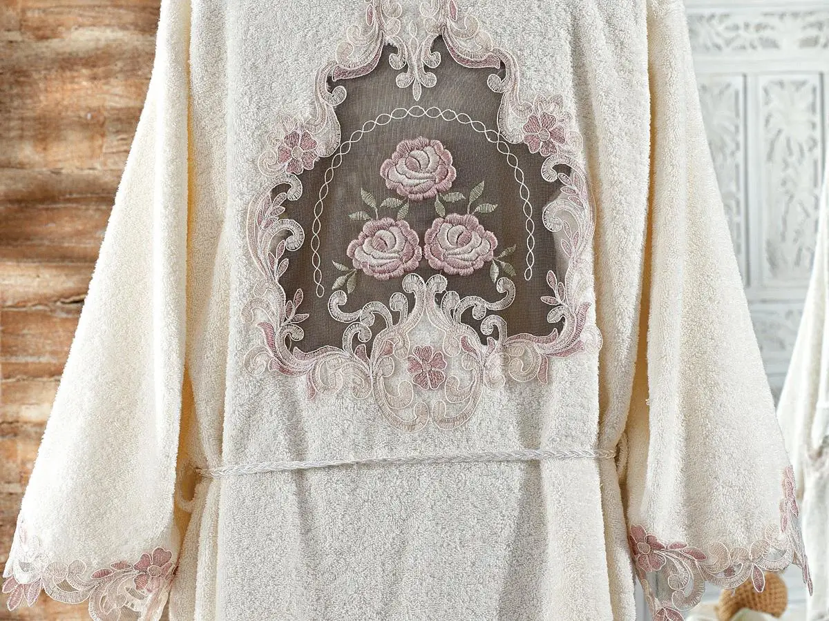 

Minel Honeymoon Robe Ecru Golden