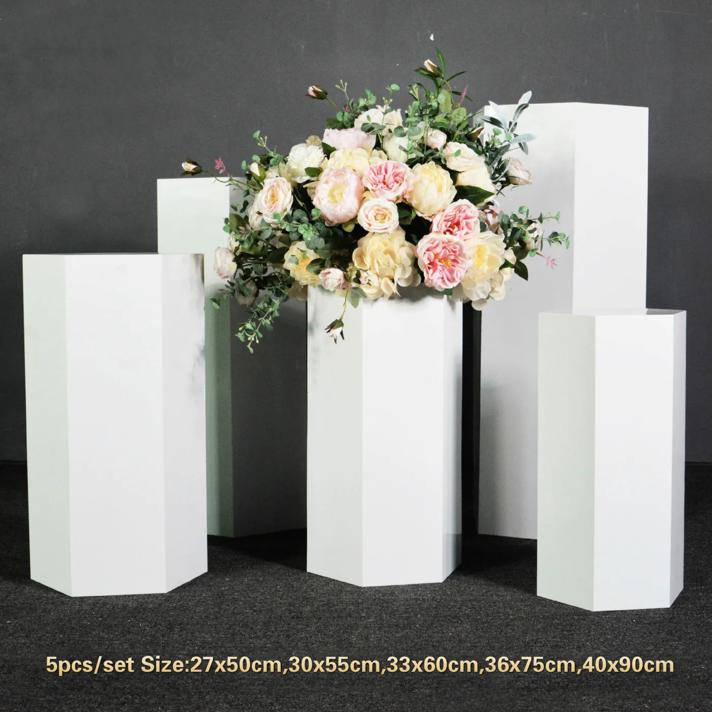 Белая шестиугольная настольная подставка с цветами для торта десерта дня