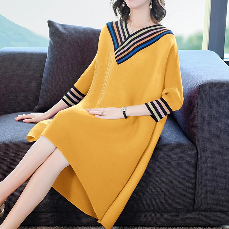 

CHICEVER Green Casual Dress For Women Striped V Neck Three Quarter Sleeve Loose Hit Color Mini Dresses Female 2021 Summer Style
