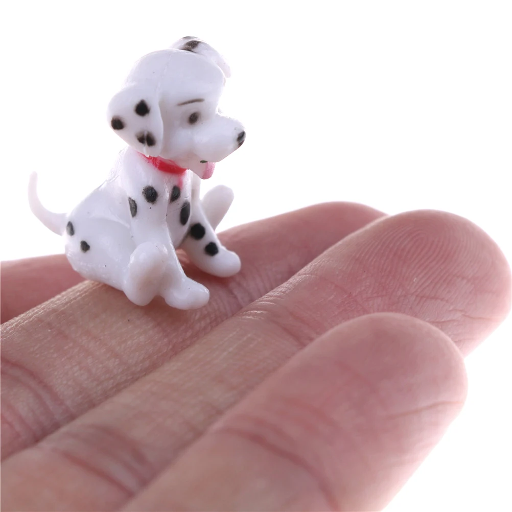 

1:12 Scale 2pcs Spotted Dog Dollhouse Miniature Toy Doll Food Kitchen Living Room Accessories