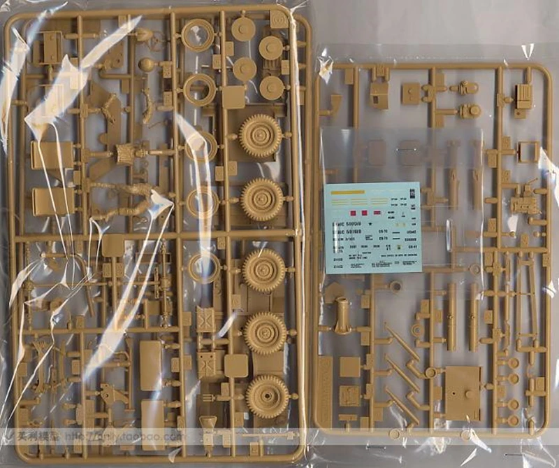 

Toys Car Building Kits Model 1:35 Scale U.S. M151A2 Jeep With Missile Launch