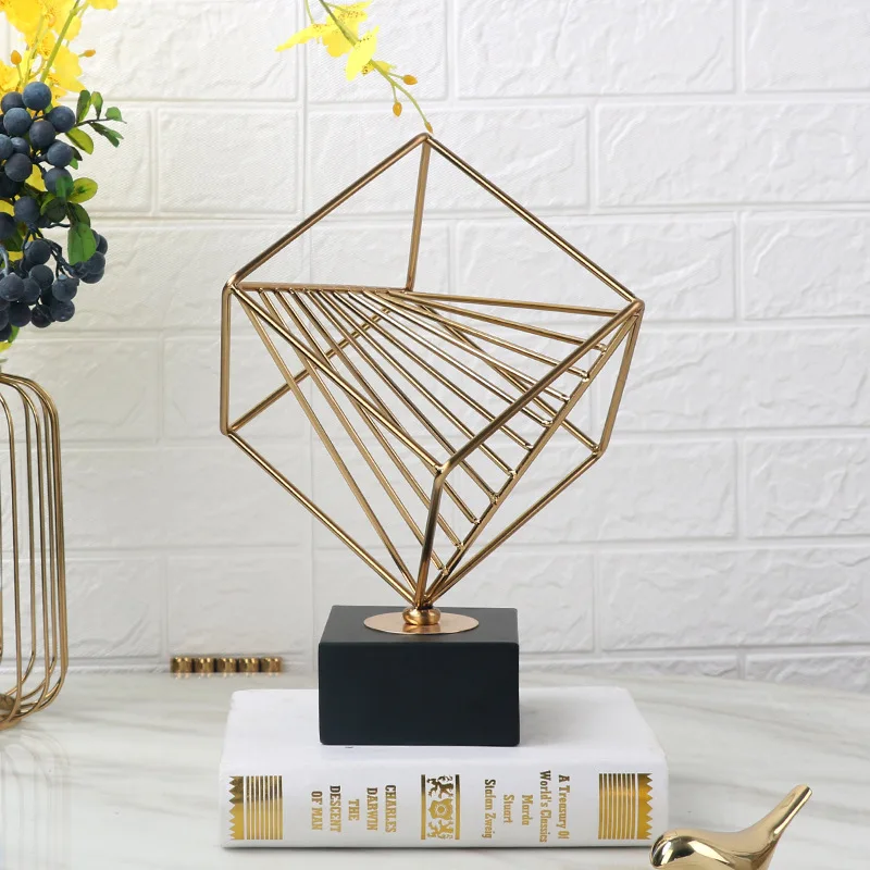 

AMERICAN CREATIVE LIGHT LUXURY RUBIK'S CUBE ORGAN MODEL SHOWROOM ROOM WINE CABINET DECORATION PORCH PLATING GOLD CRAFTS