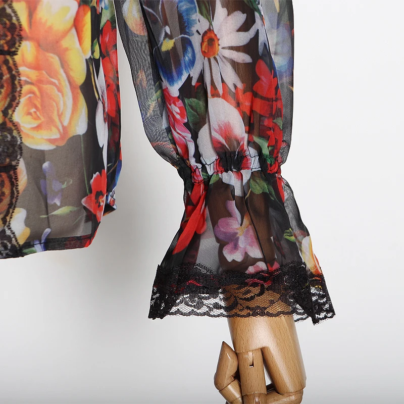 Женская блузка с бантом TWOTWINSTYLE Весенняя составного кроя длинными рукавами и