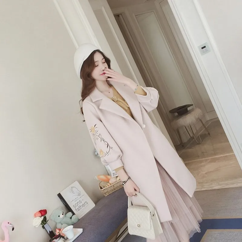 Модное корейское тонкое пальто с вышивкой для женщин 2019 осень зима фонарь рукав