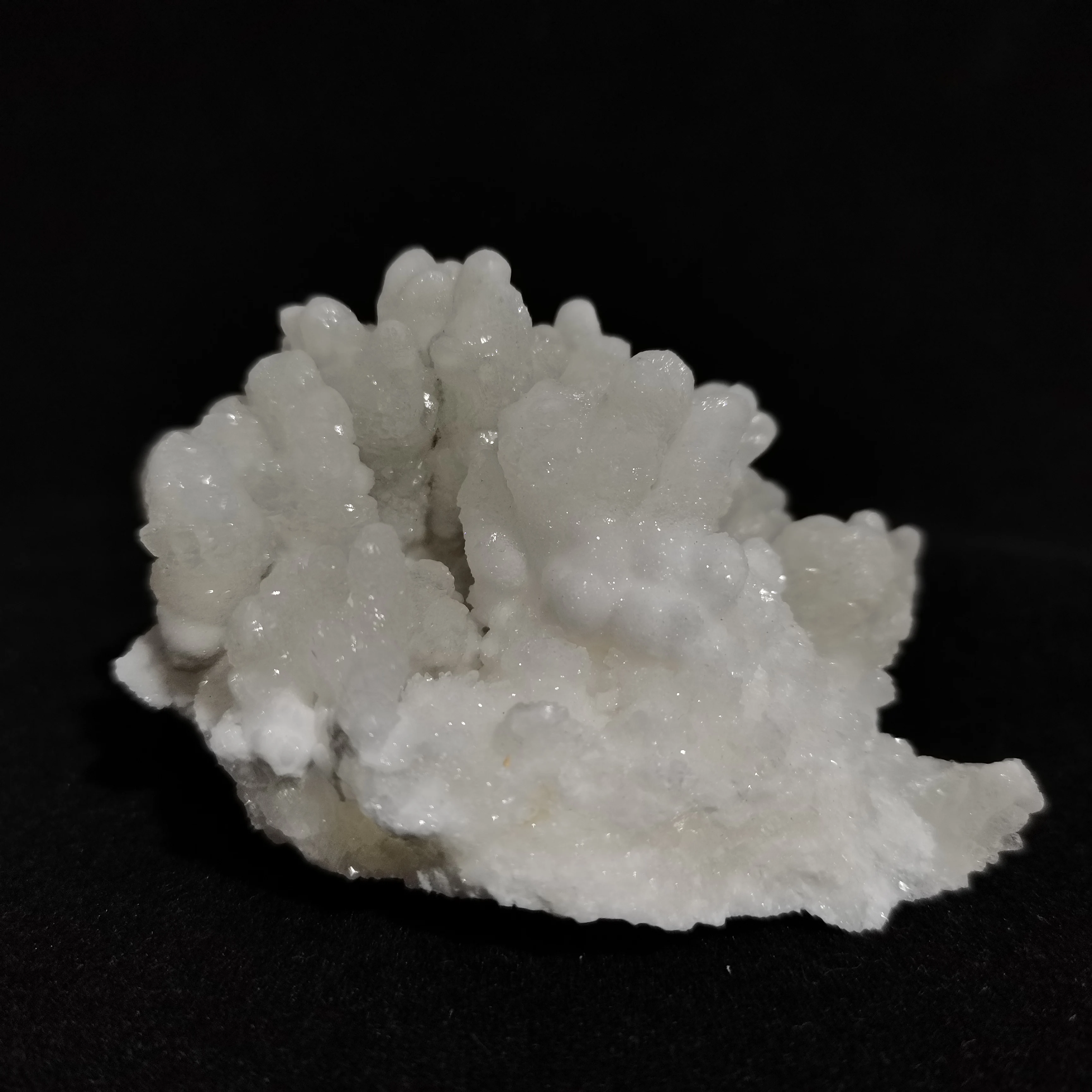 

114.2gElement samples of natural Zincite, crystal and fluorite