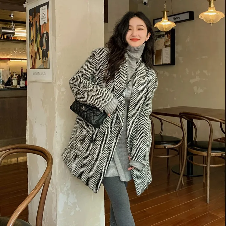 Xiaoxiangfeng black and white herringbone wool coat women's 2021 autumn and winter cotton medium long suit collar wool coat