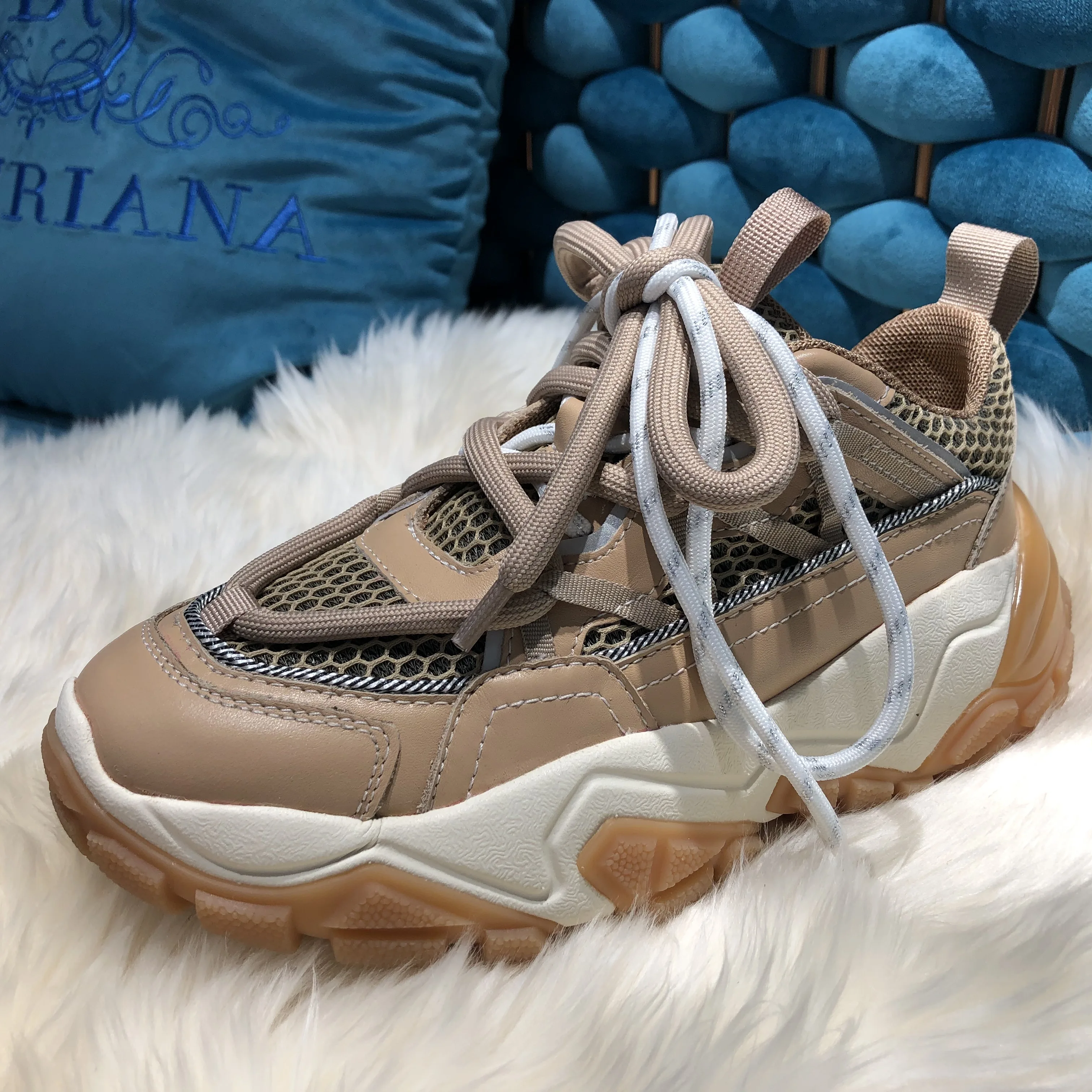 

2020 spring and summer new leather mesh breathable sports shoes high-end leather wild old shoes