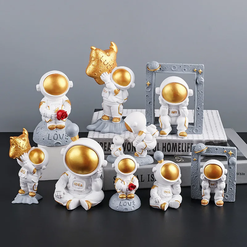 

Nordic Home Decoration Living Room Desk Ornament Astronaut Figurine Miniatures Decorative Spaceman Statue Figures Sculpture Gift