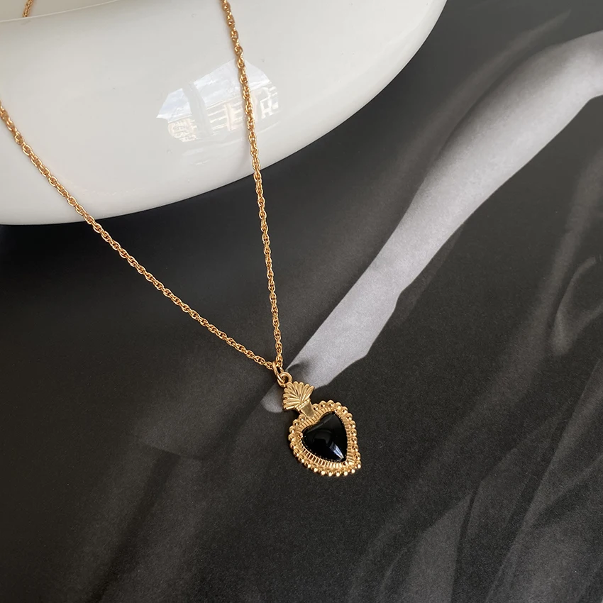 

Korea ins fashion trend 925 sterling silver gold-plated black agate love necklace female clavicle chain niche cold wind