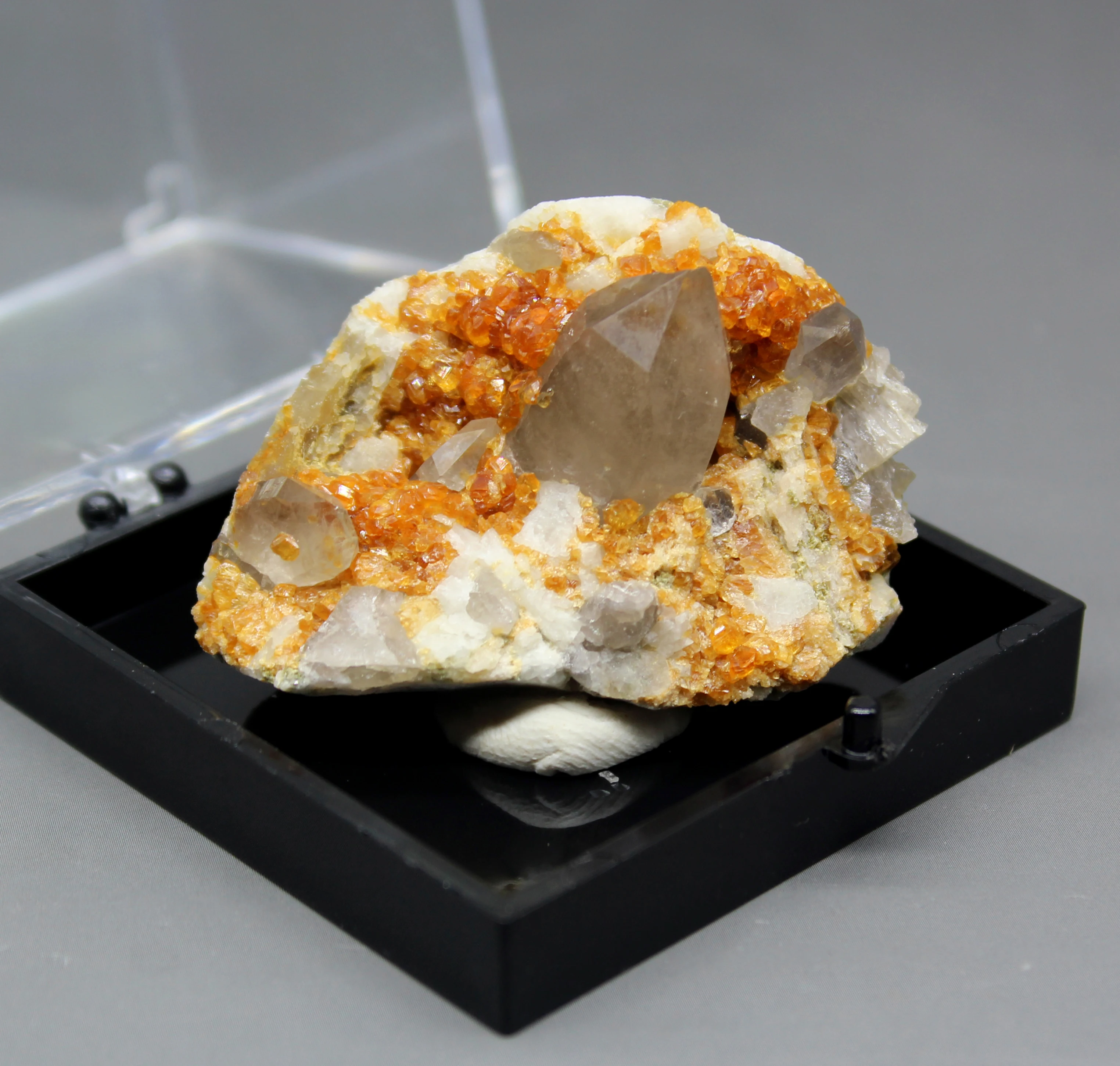 100% натуральный гранат и чай кристалл симбиоза минеральные образцы камней