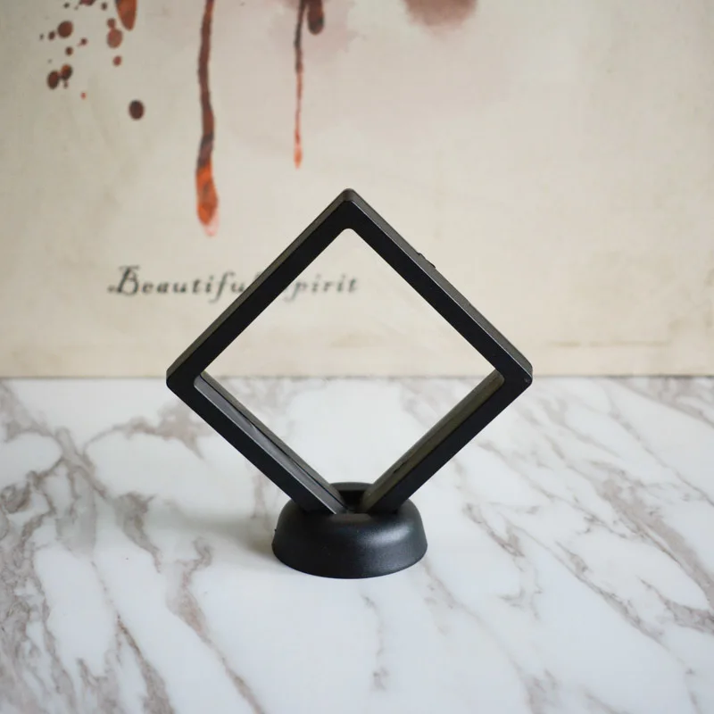 

Пластиковая прозрачная коробка для хранения украшений