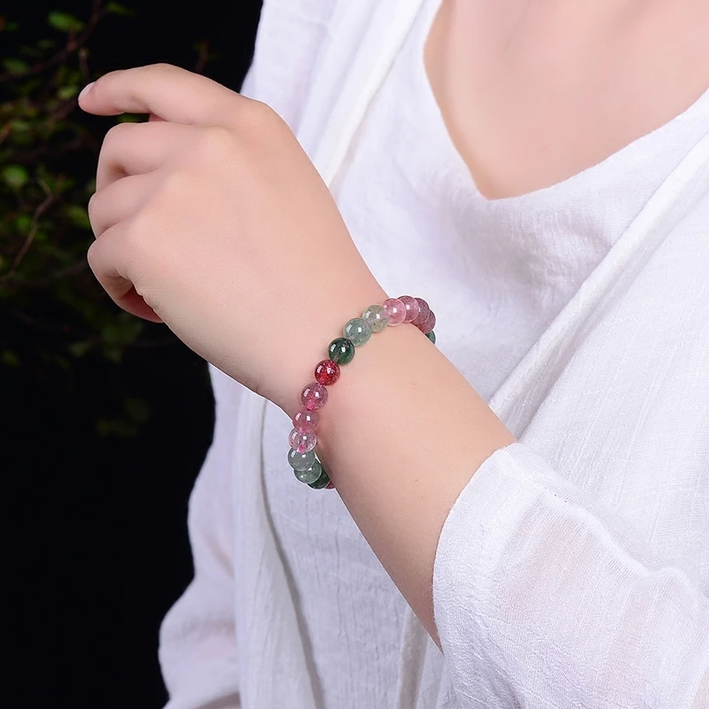 Женский браслет ручной работы классический из натуральных розовых бусин с