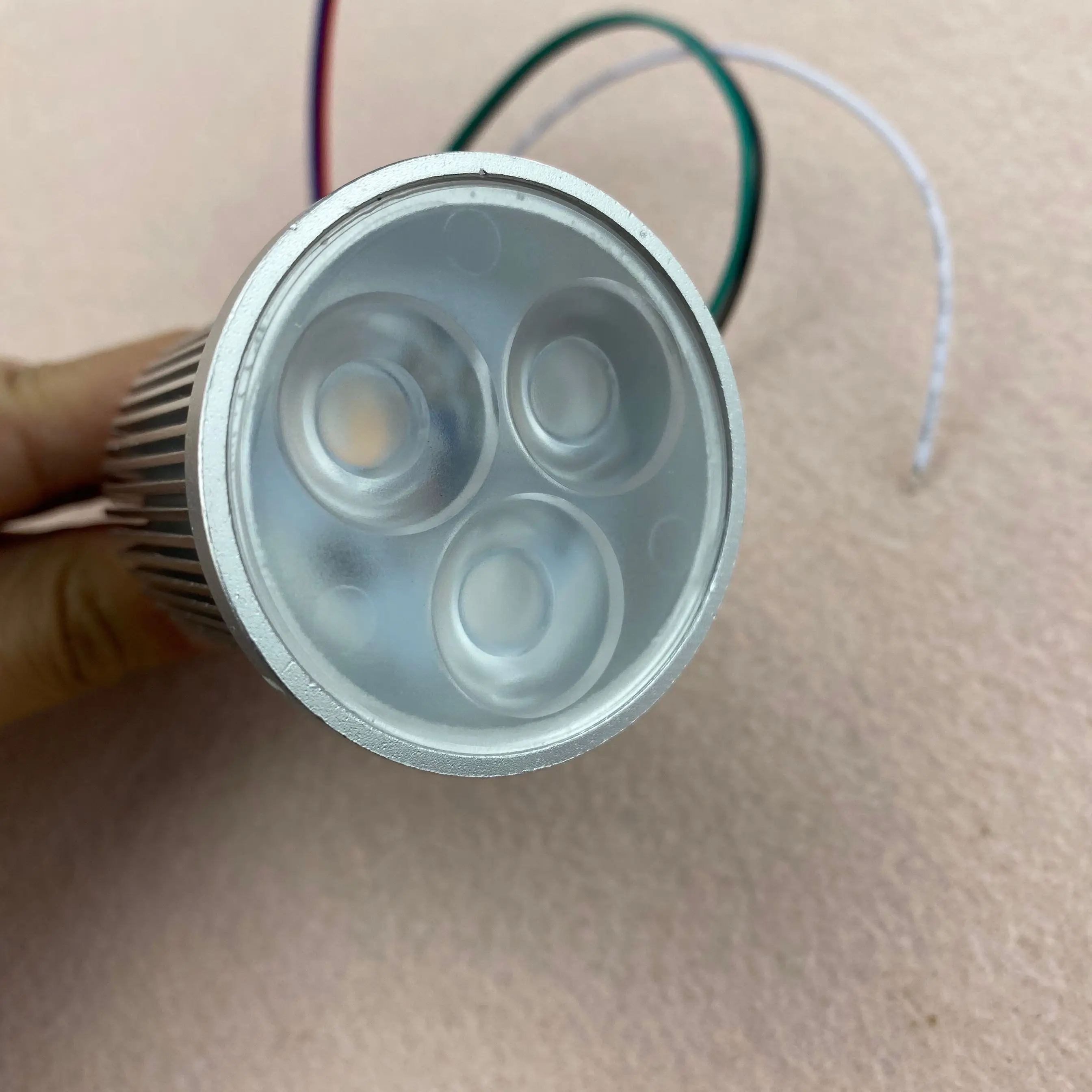 3*4W RGBW(warm white) LED spotlightDC12V inputwith 5 wire PWM driver insidesize:D50*88mm45degree | Лампы и освещение