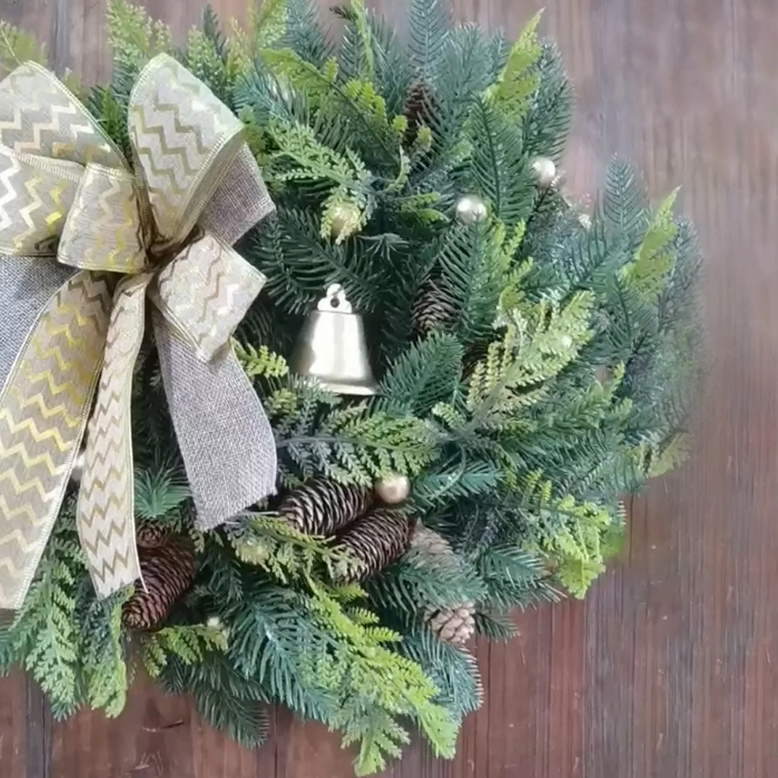 

1pcs Christmas Wreath Artificial Pinecone Red Berry Garland Front Door Wall Hanging Ornaments Merry Christmas Decorations Wreath