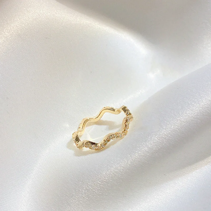 

Trendy Copper Wave Pattern Rainbow Cubic Zirconia Women Rings Statement Fashion Accessories Ring Women Party Gift New