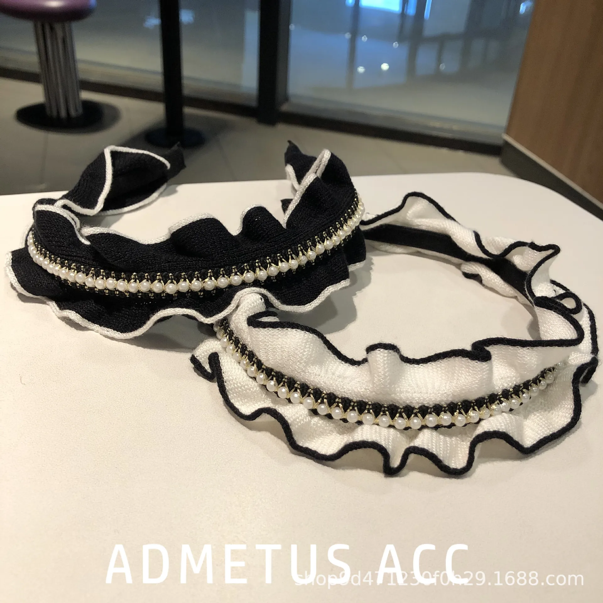 

Romantic Pearl Chain Headbands Hairbands Crown Handmade Bohemian Ruffle Fabric Pearl Hair Accessories Headwear Turban Wholesale