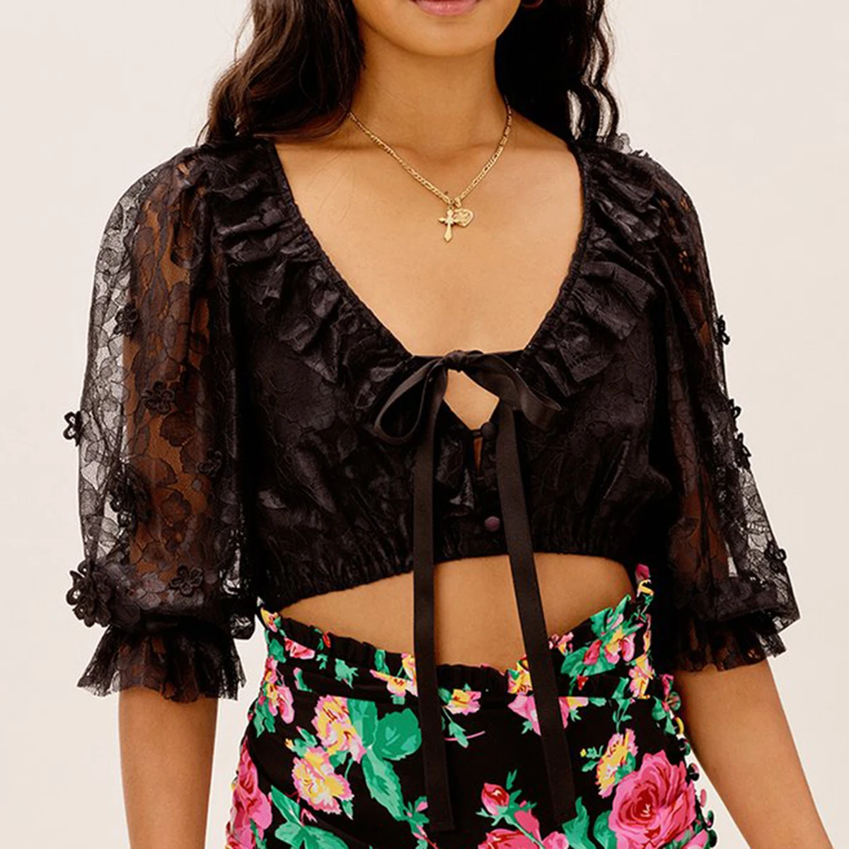

Jastie 2021 Sexy Women Blouses Tops Black Lace Hollow Out Three-Dimensional Daisy Ruffle Top Summer Boho Beach Party Shirts Tops
