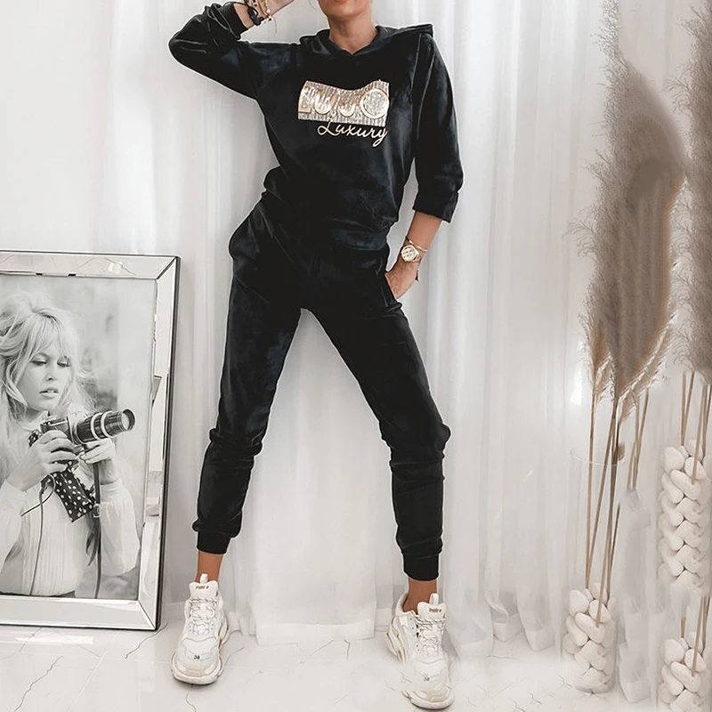 

Elegant Solid Velvet Ladies Outfits Pullover Blouse Tops + Jogging Trousers Sport Suit Autumn Casual Slim Women Running Wear Set