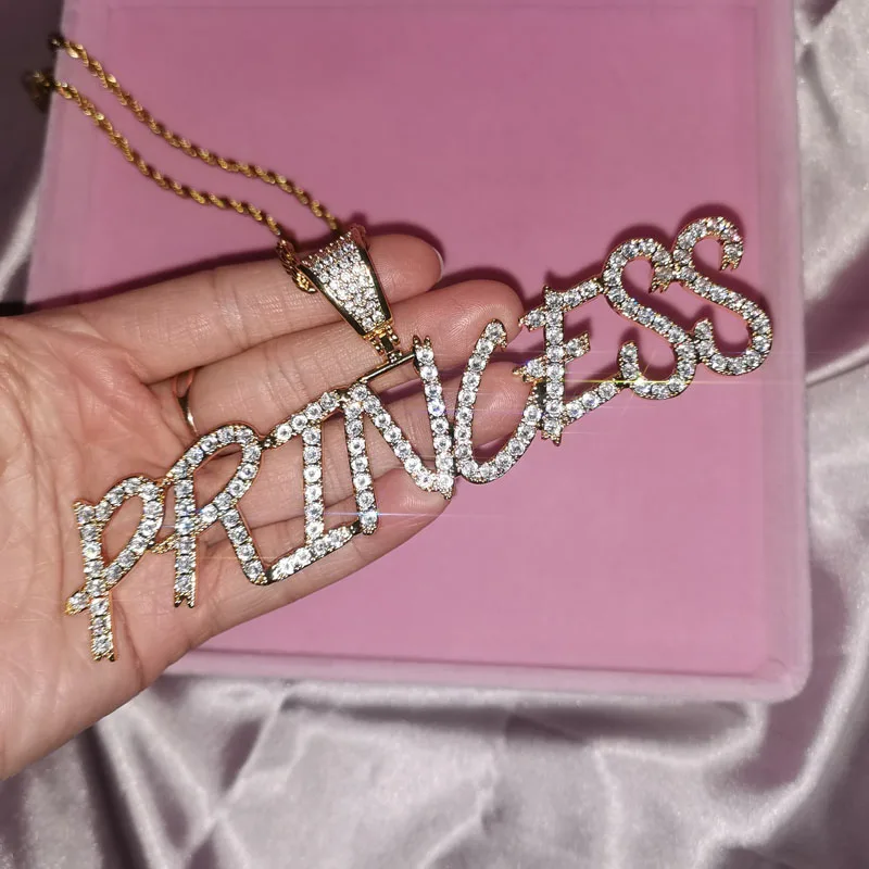 Великолепное ожерелье с большим шрифтом и именем на заказ острый кулон